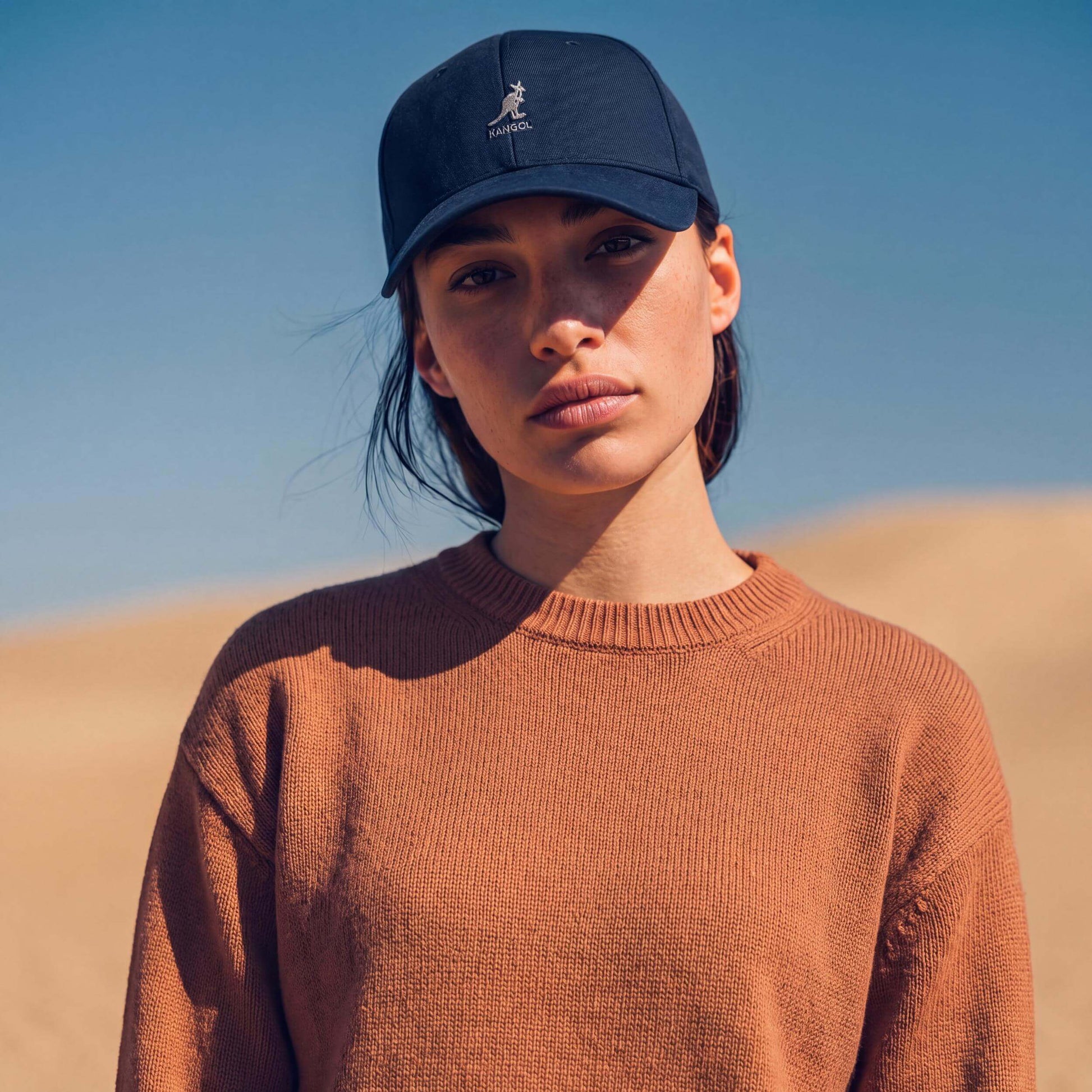 blau (female-model Nicole Capman)