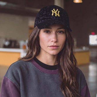 zwart (vrouwelijk model Ricci Amber)