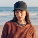 schwarz (female-model Sandra Smith)