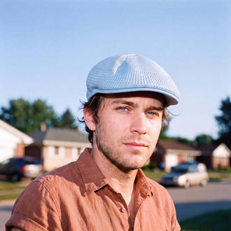 hellblau (male-model)