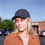 blau (female-model)