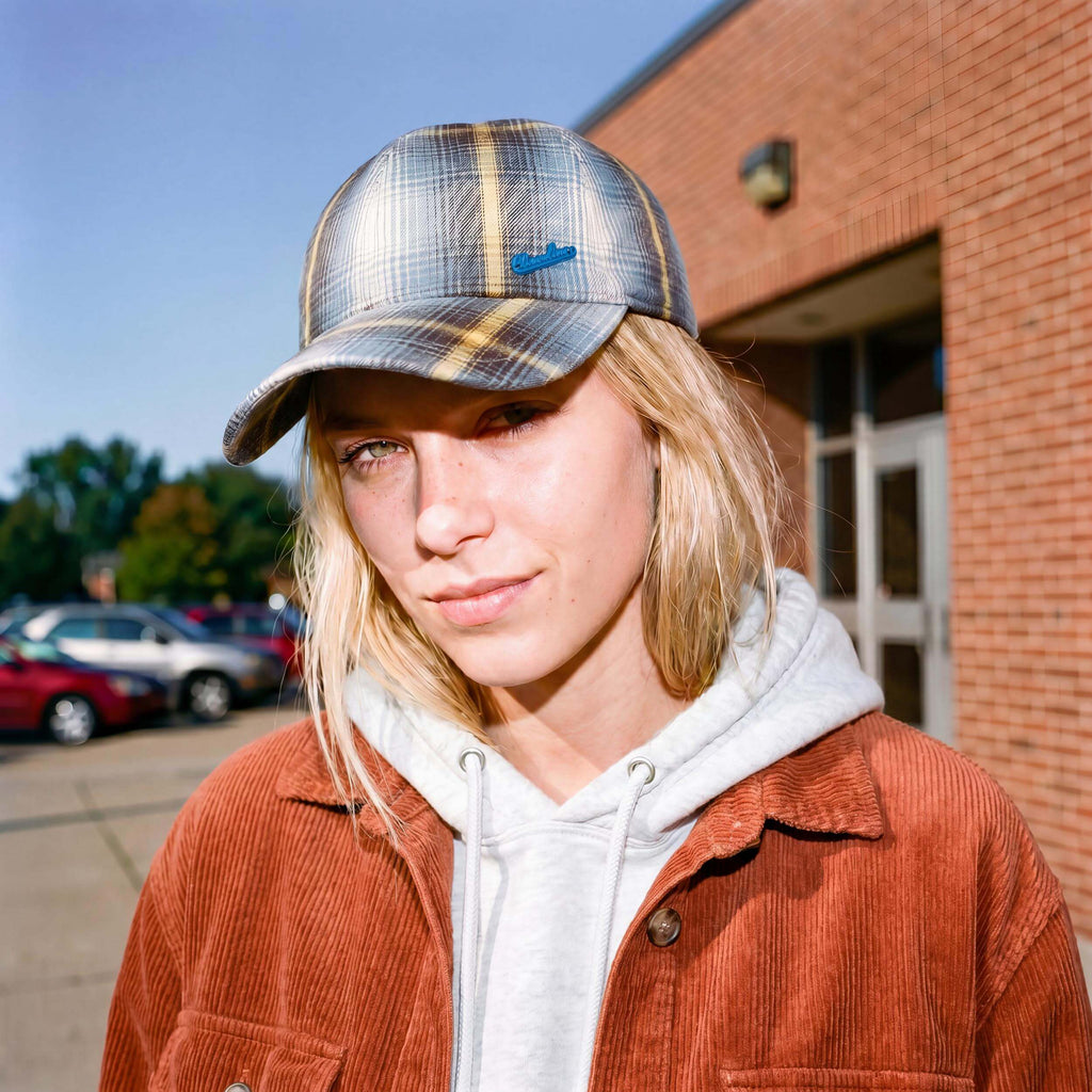 hellblau (female-model)