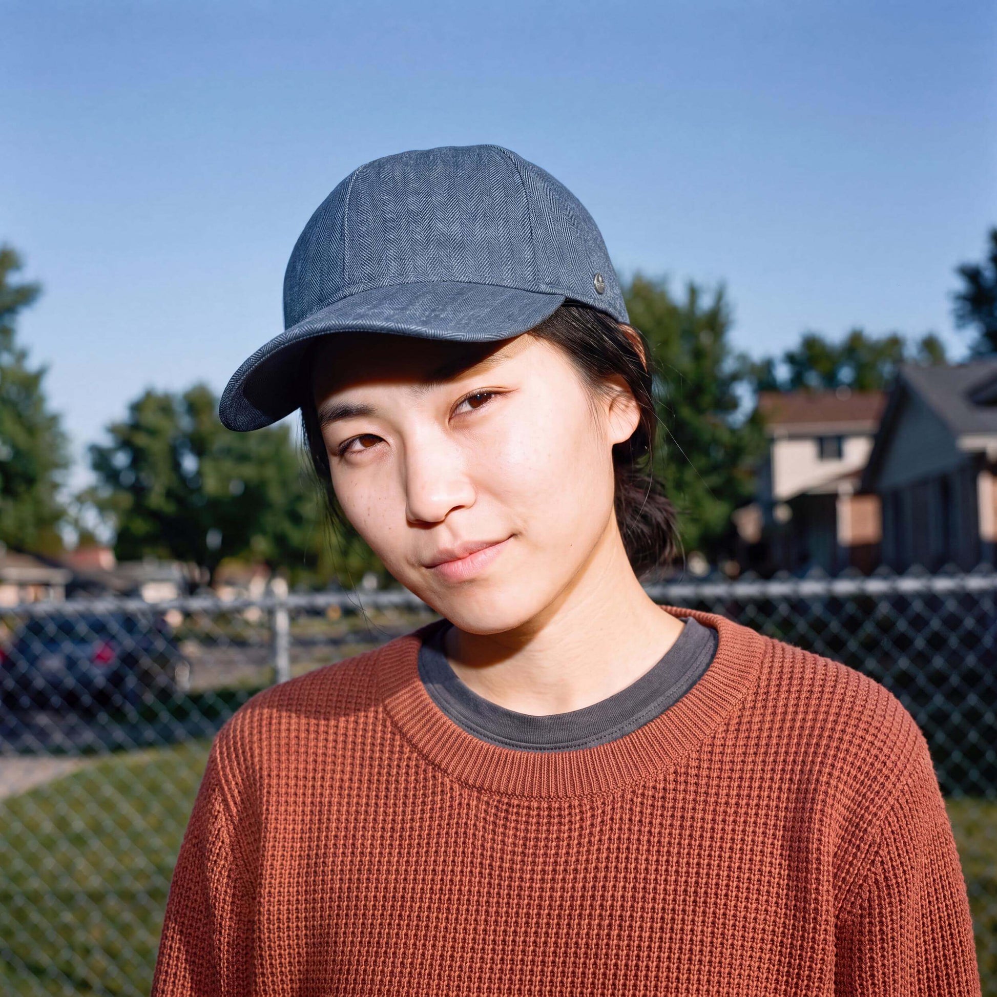 blau (female-model)