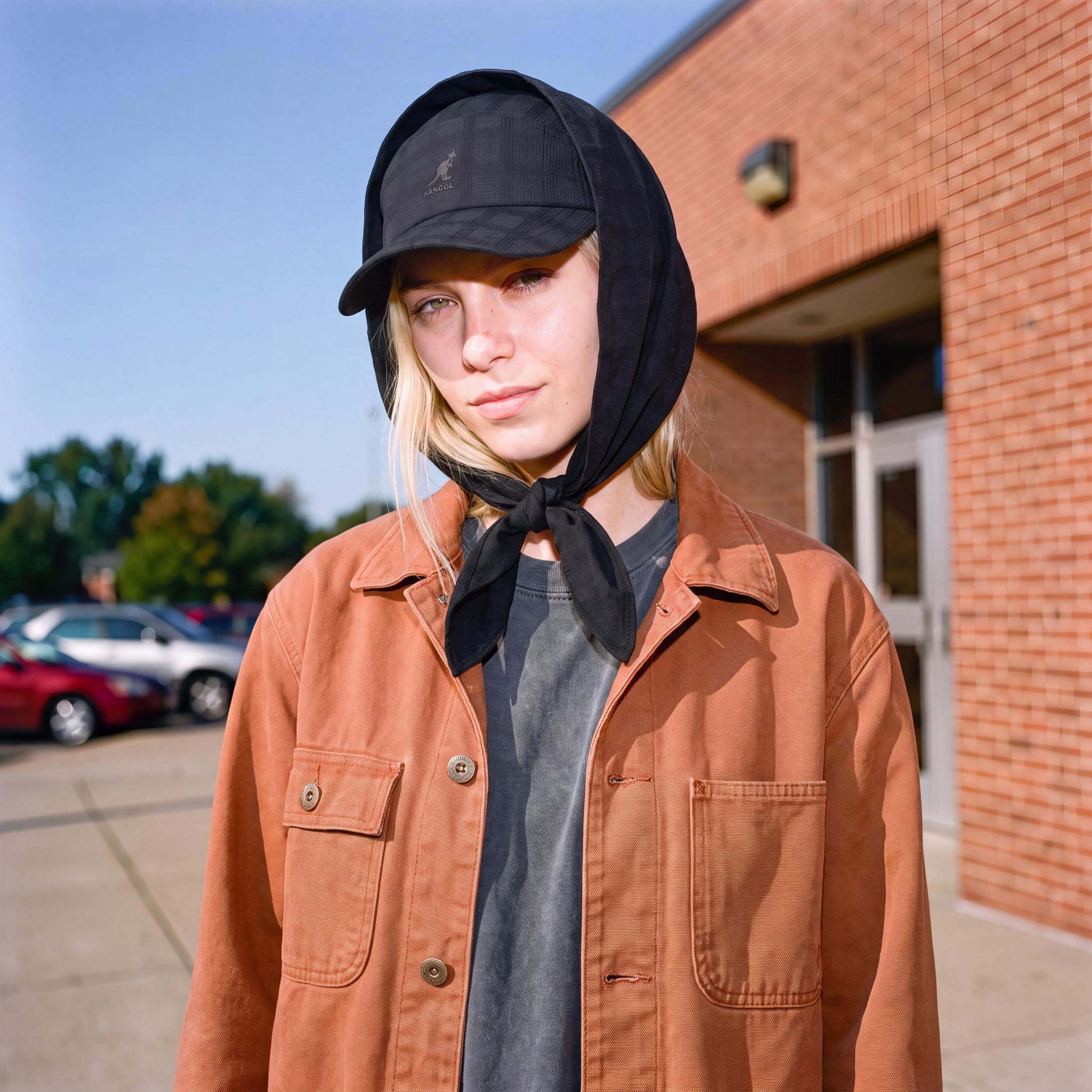 schwarz (female-model)