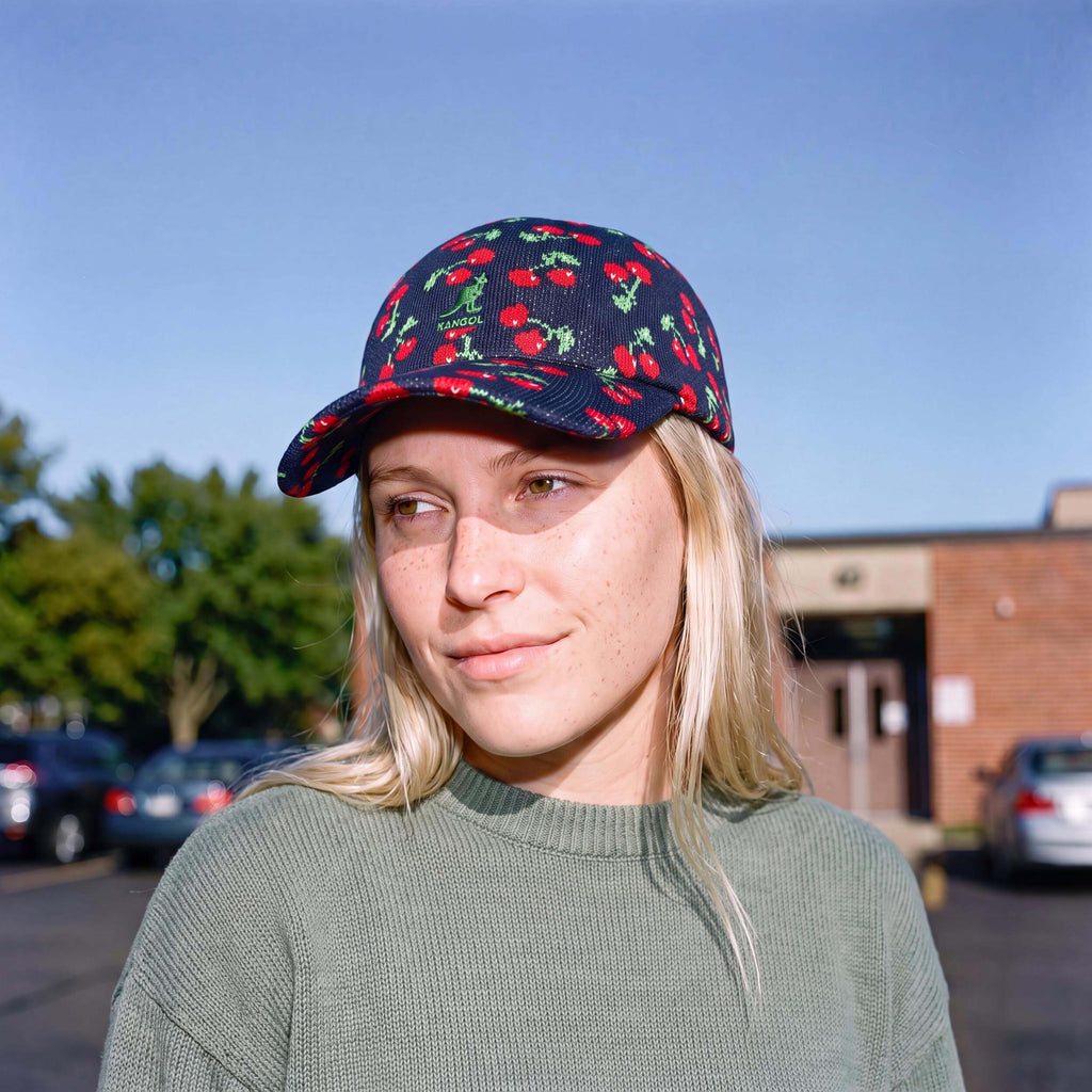 dunkelblau (female-model)