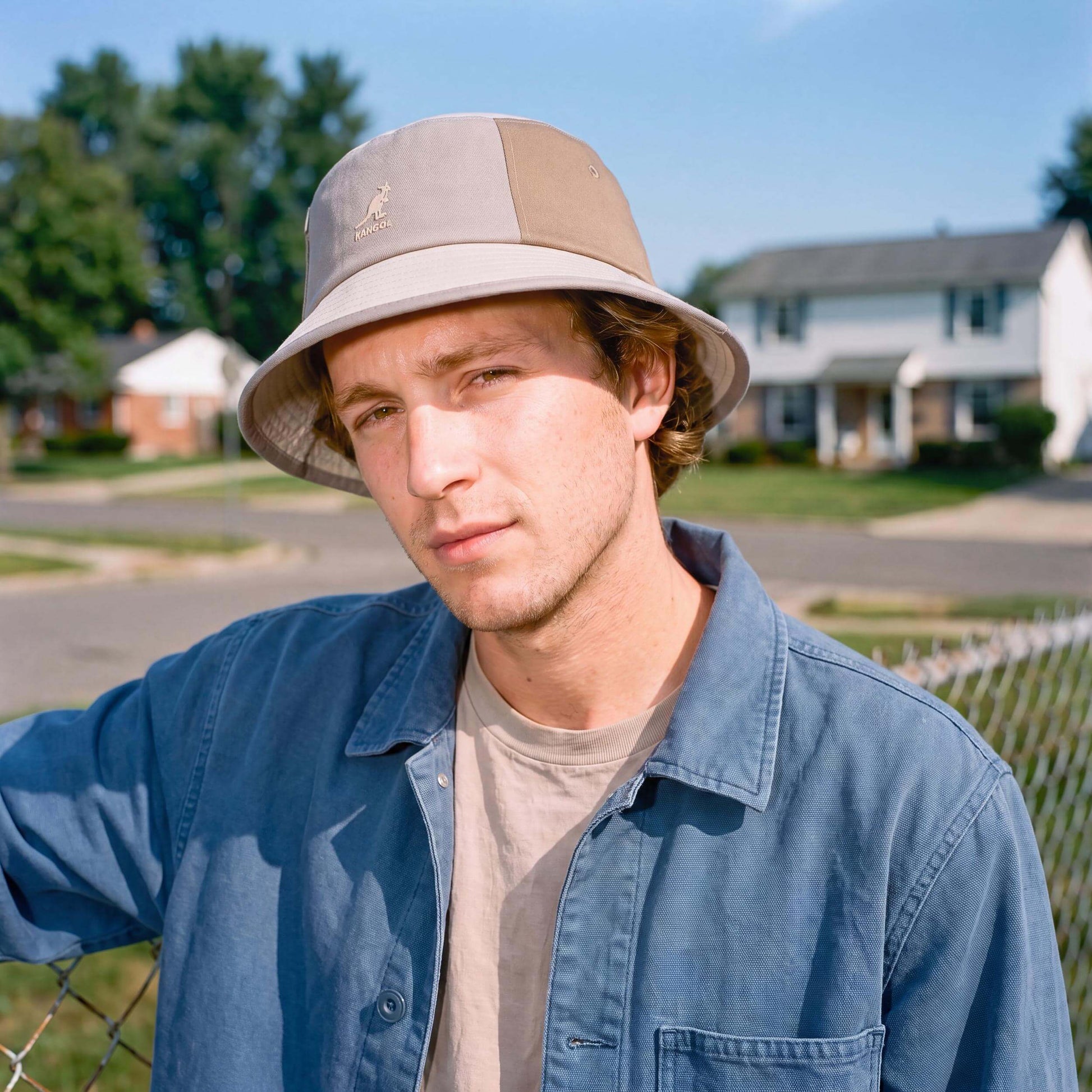 hellbeige (male-model)