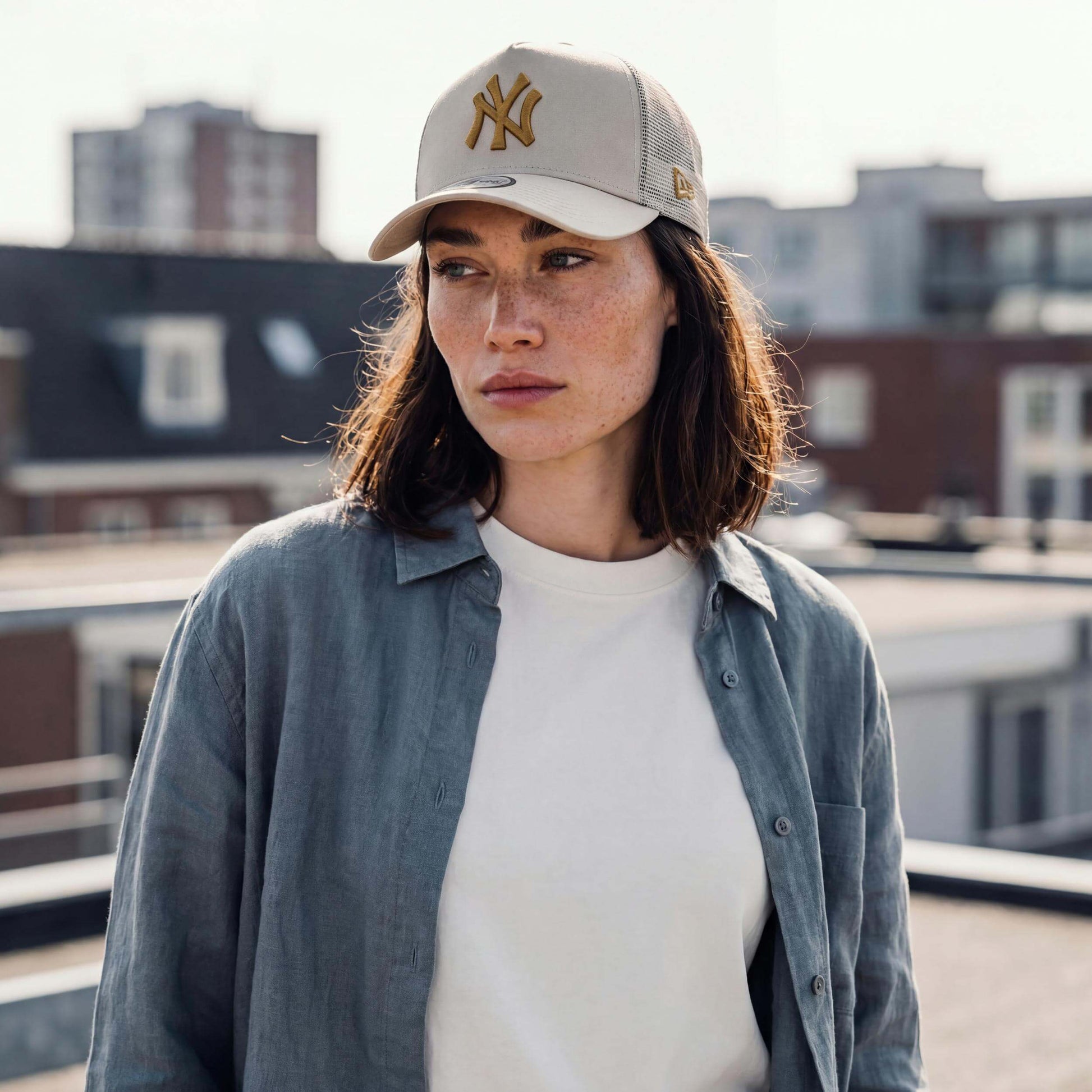hellbeige (female-model)