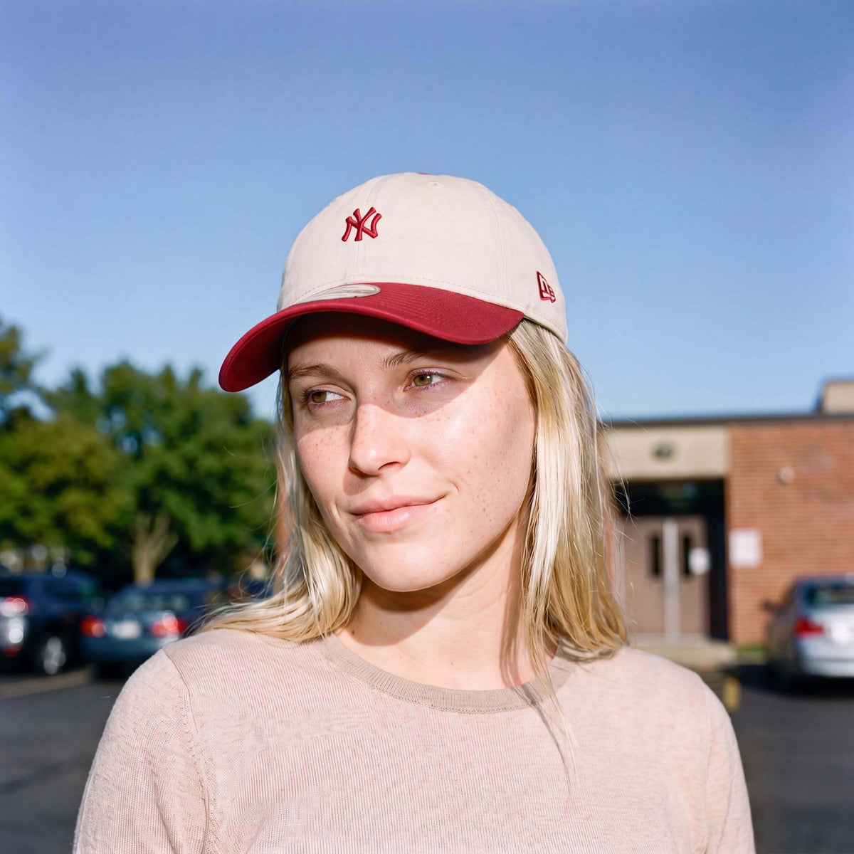 cremeweiß (female-model)