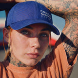 blau (female-model Monique Iverson)