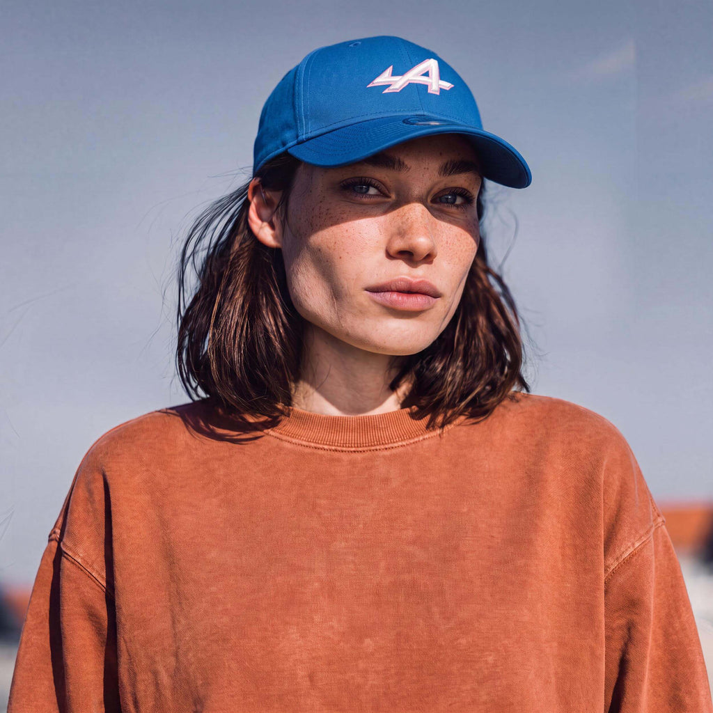 royalblau (female-model Hazel Bourne)