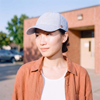 hellblau (female-model)