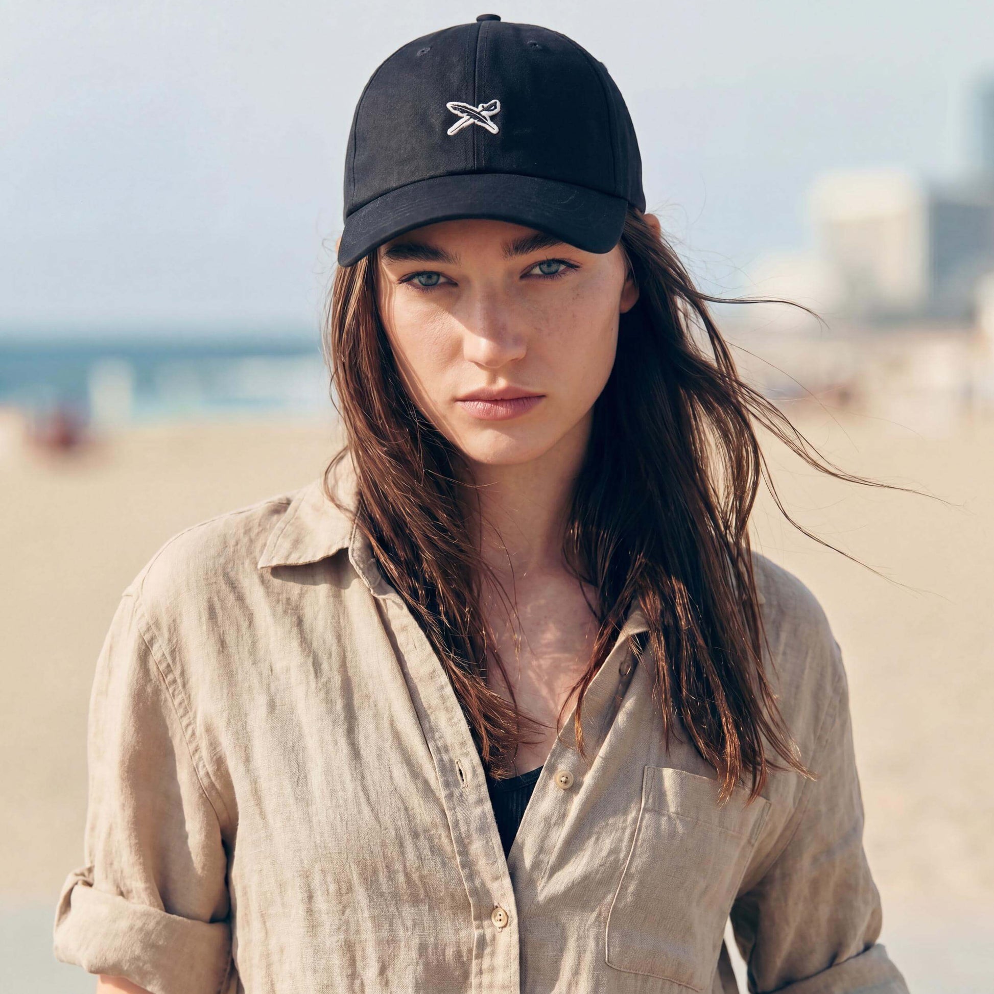 schwarz (female-model)