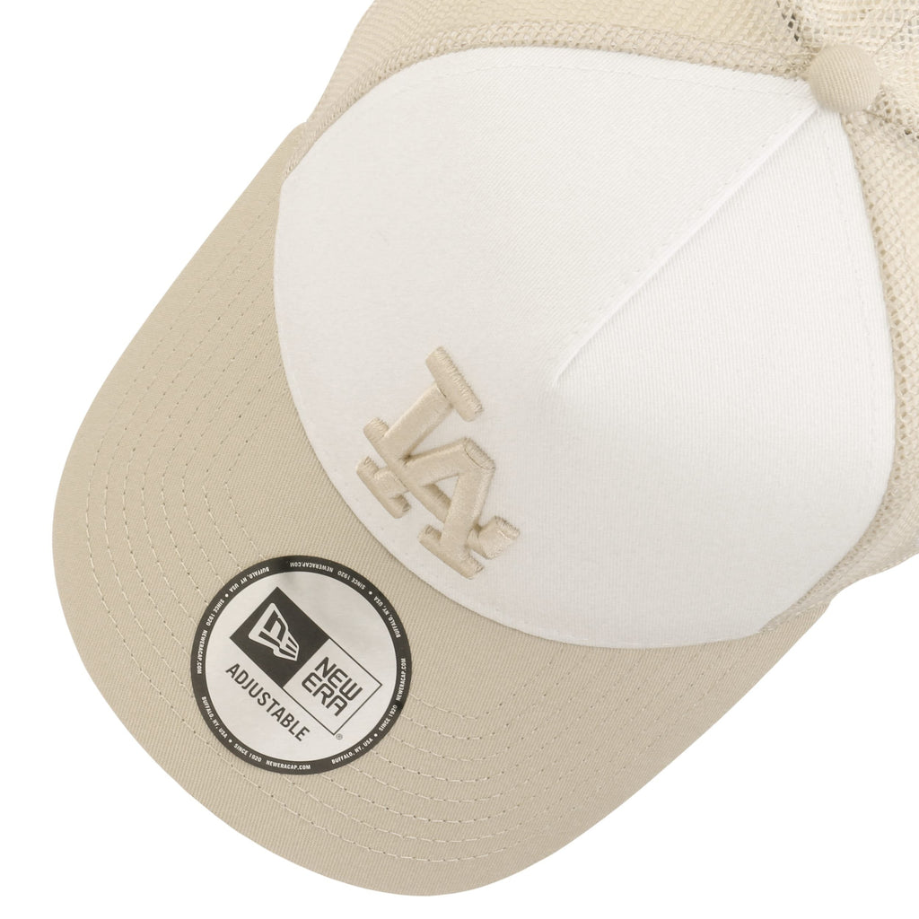 hellbeige