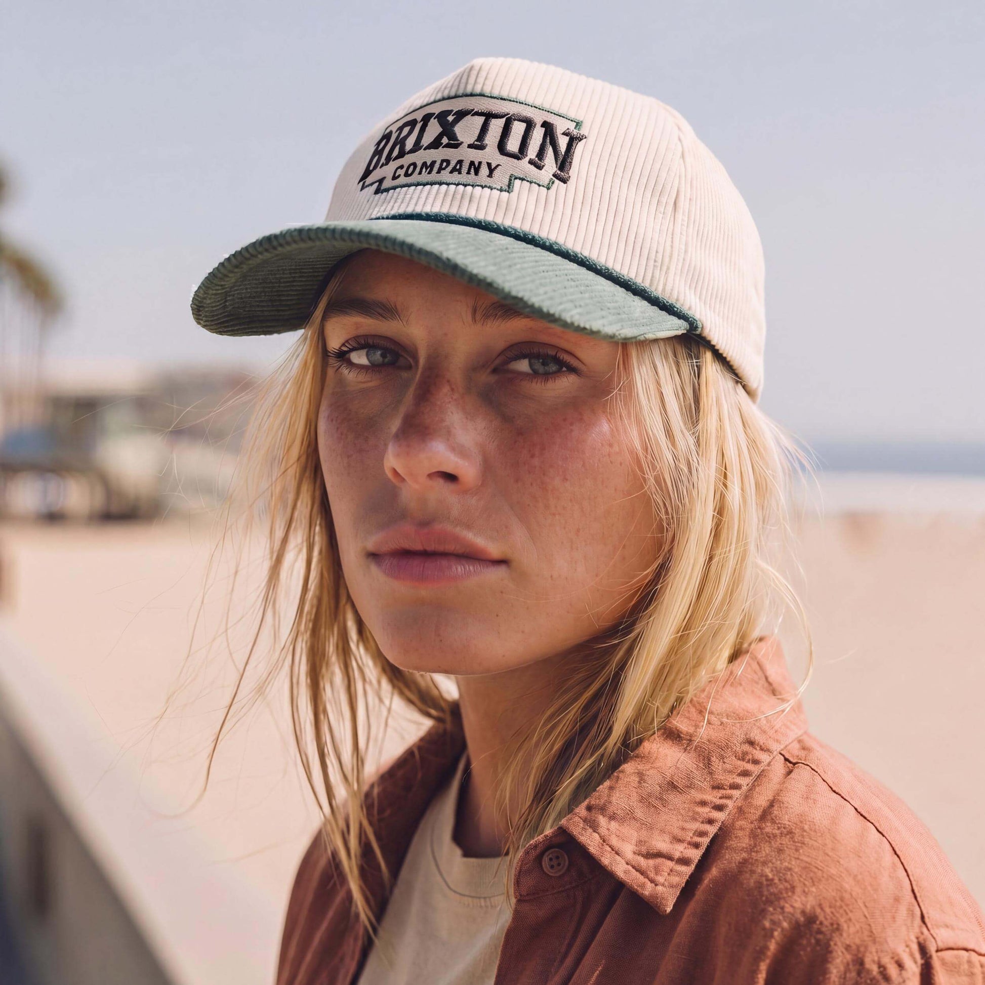 weiß-grün (female-model Natalie Polino)