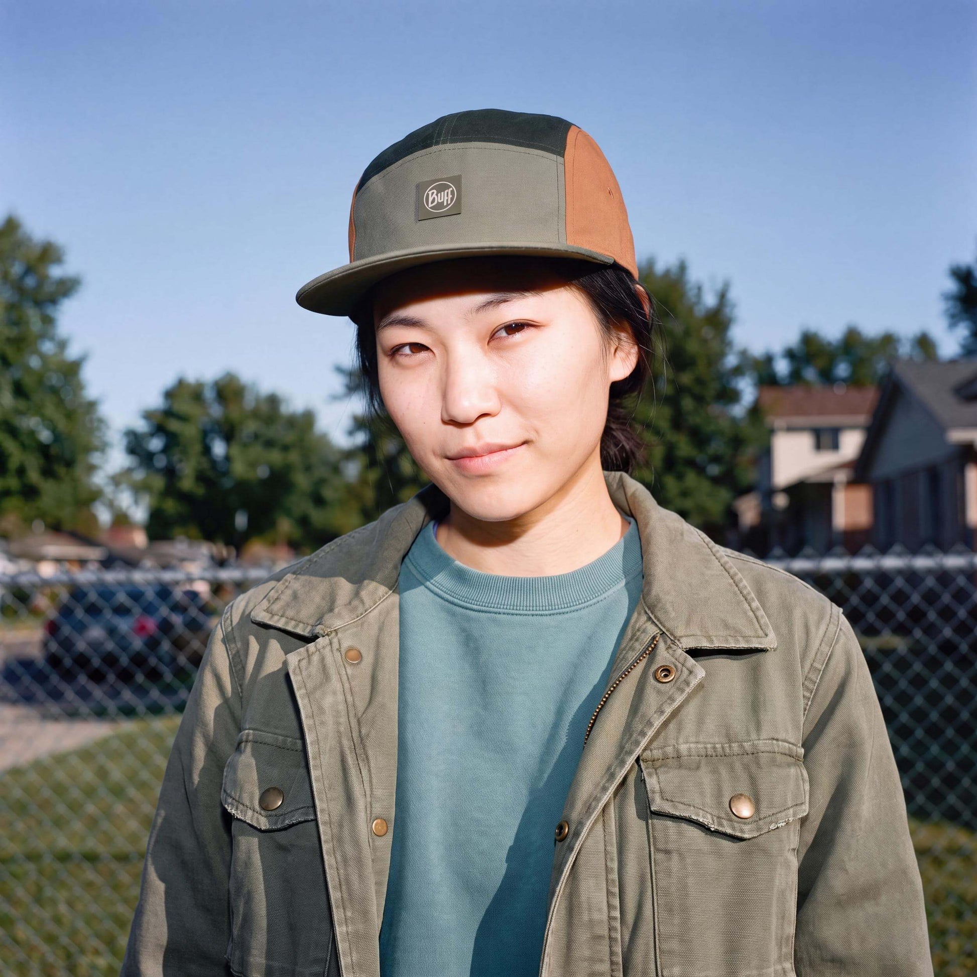 khaki (female-model)
