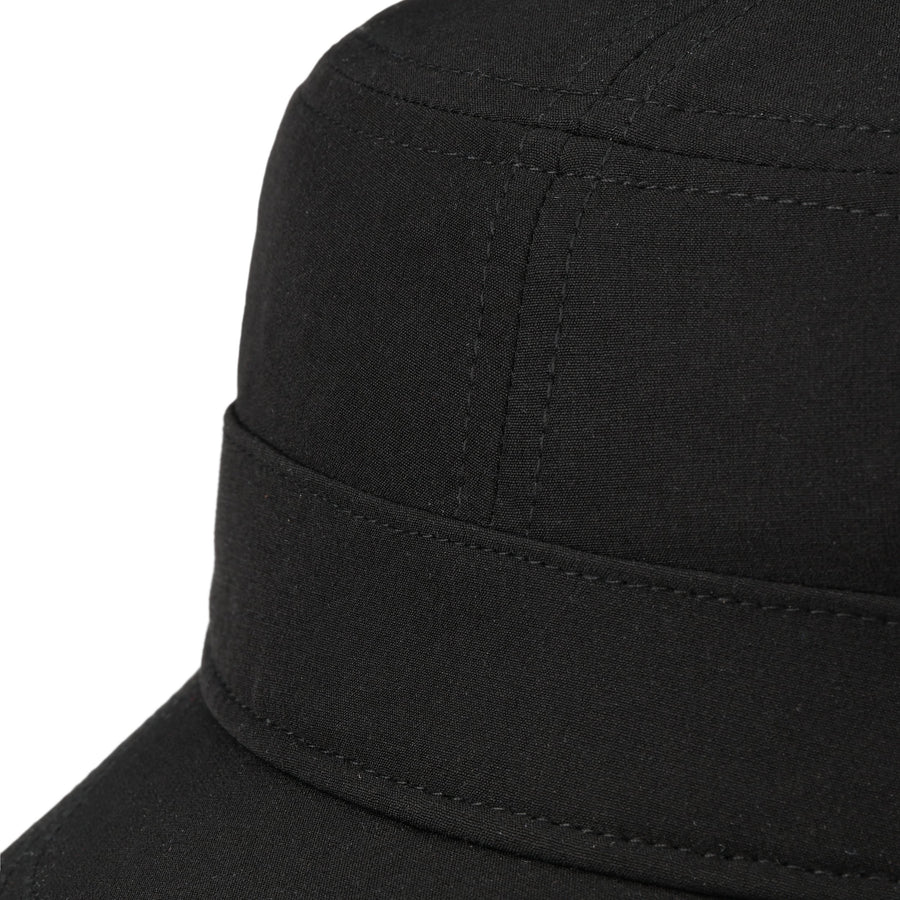 schwarz