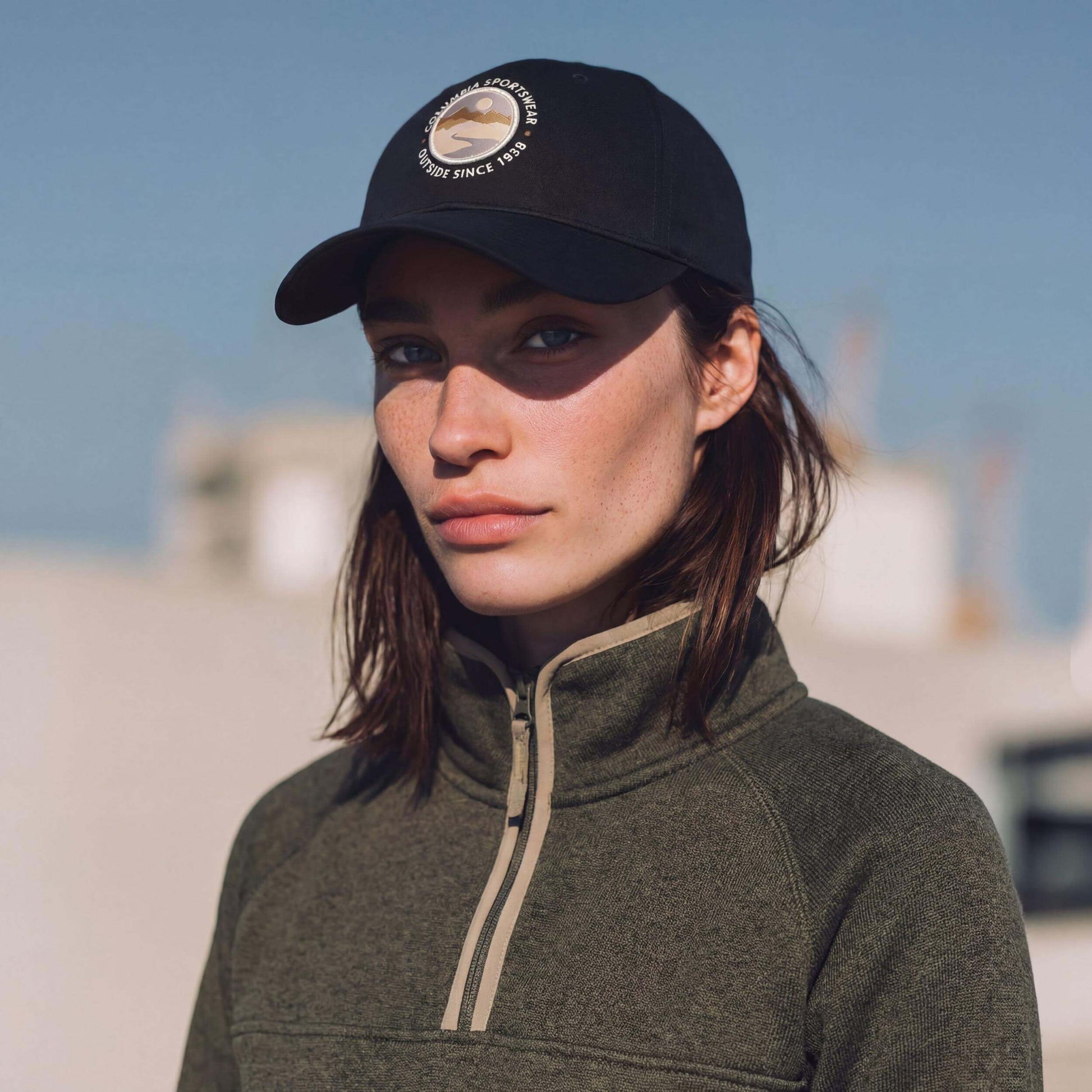 schwarz (female-model Sabrina Sanchez)