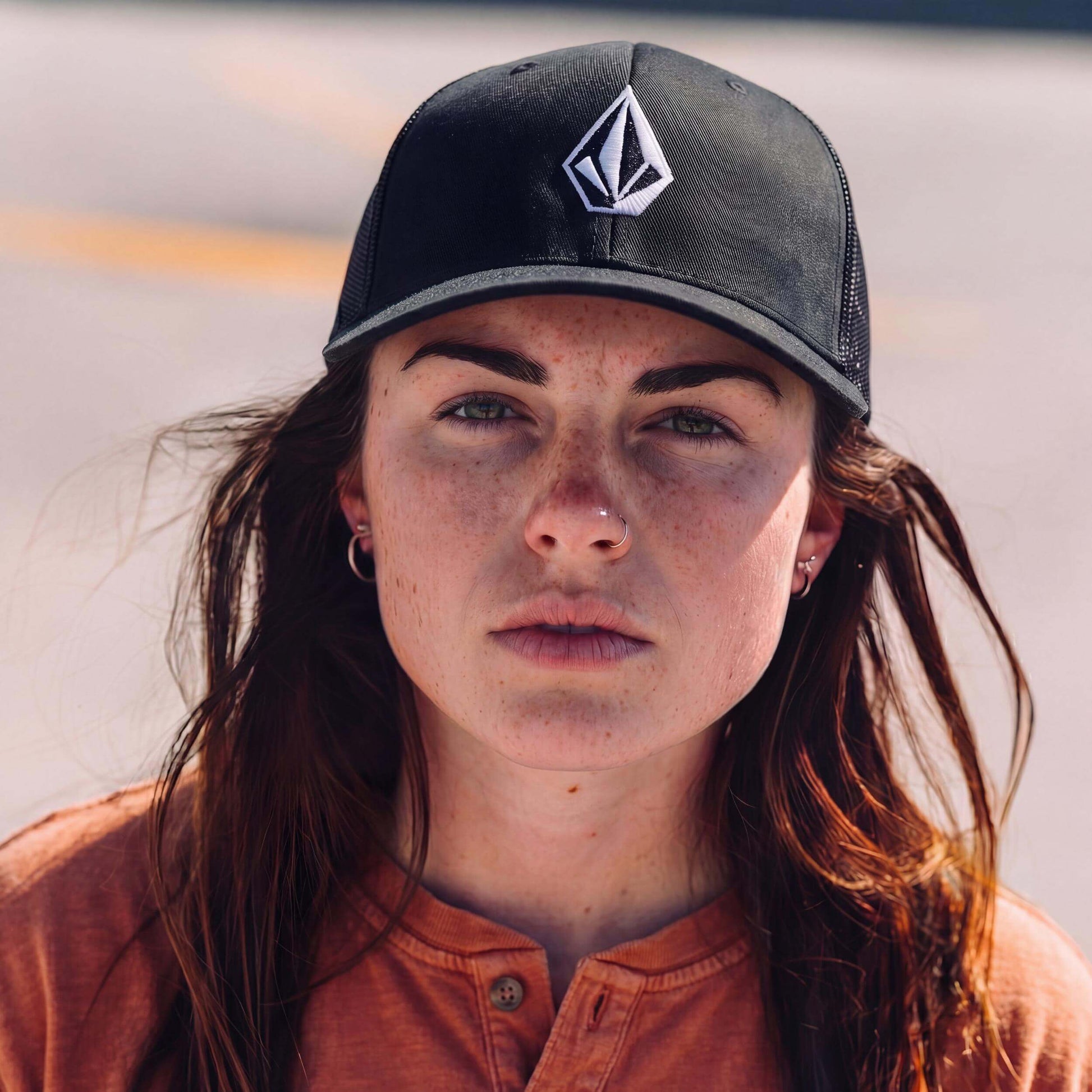 schwarz (female-model Hazel Bourne)