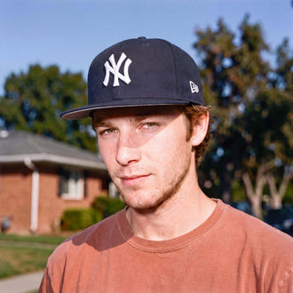 dunkelblau (male-model)