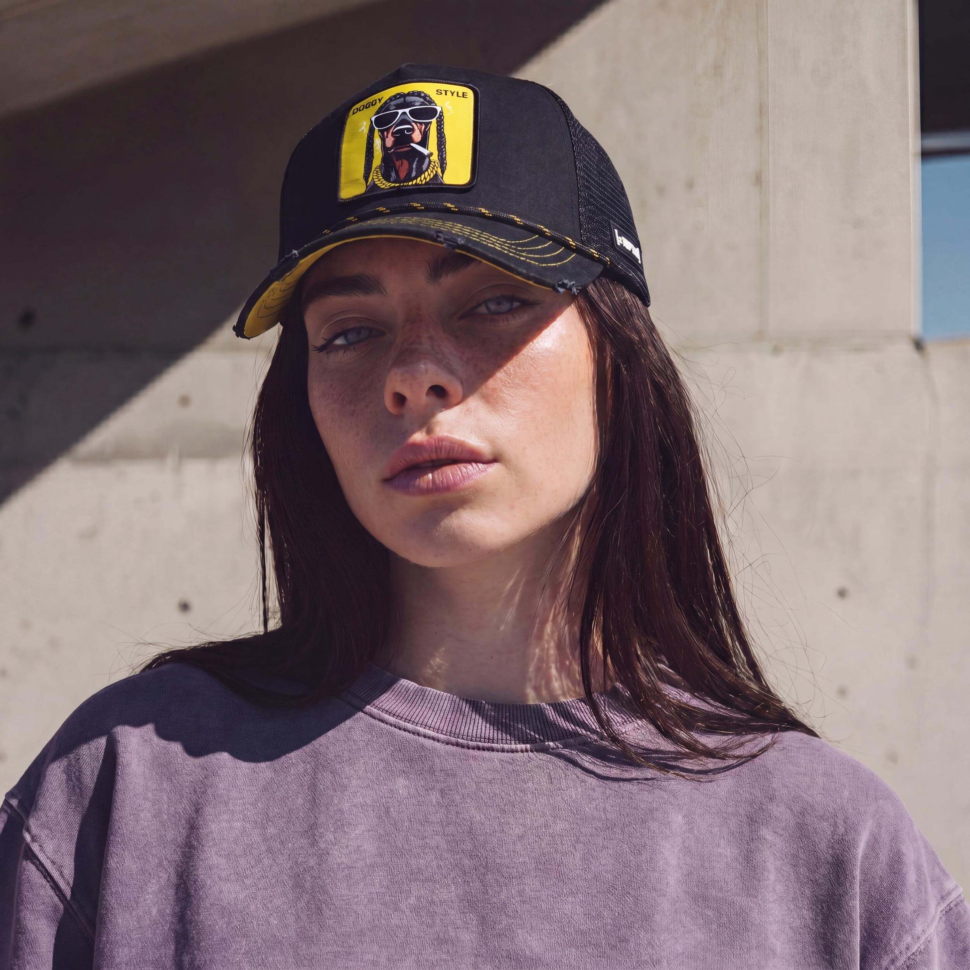 schwarz (female-model)