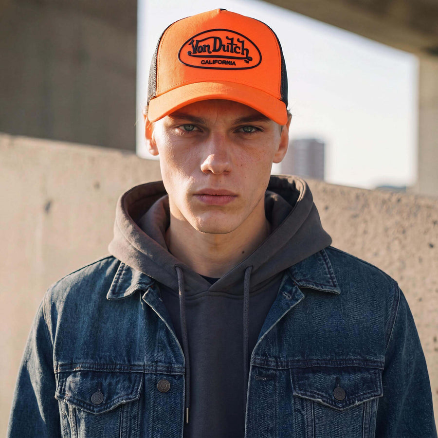 orange (male-model Oswald Bloom)