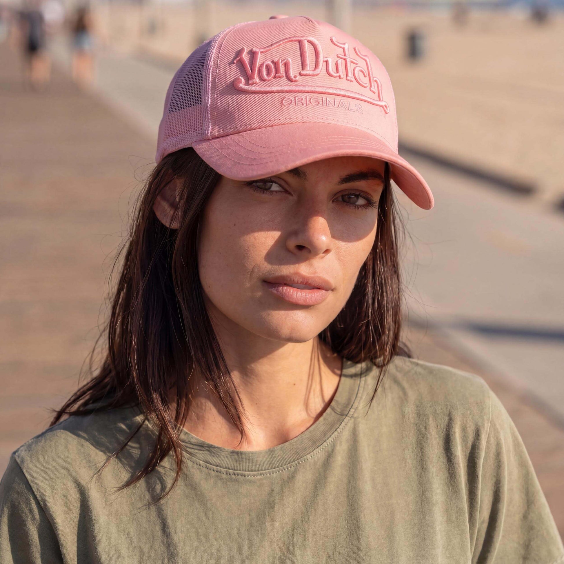 pink (female-model)