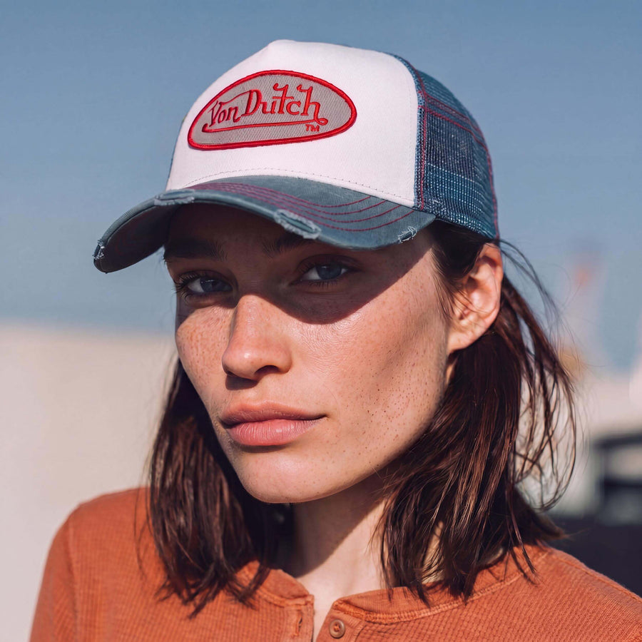 petrol (female-model Monique Iverson)