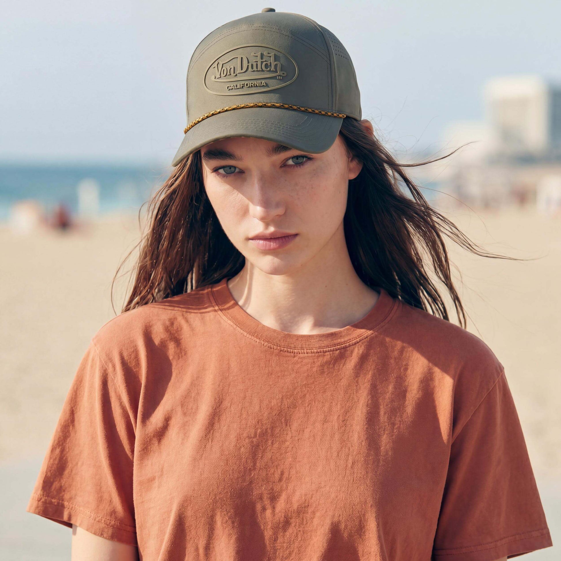 khaki (female-model)
