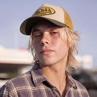 beige (male-model Oswald Bloom)