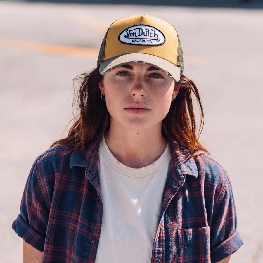 khaki (female-model Bec Rabanne)