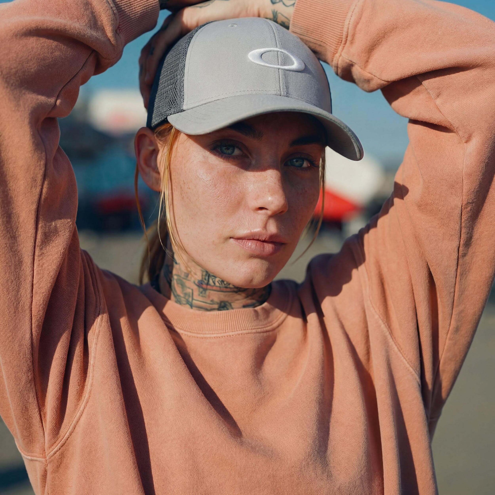 hellgrau (female-model Bec Rabanne)