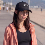 schwarz (female-model Alexis Newman)