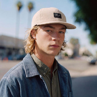 hellbeige (male-model James Lavender)