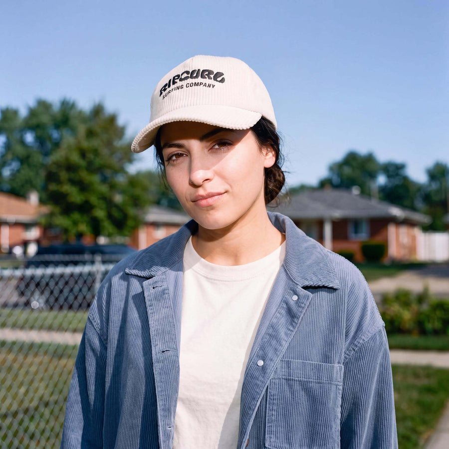 cremeweiß (female-model)