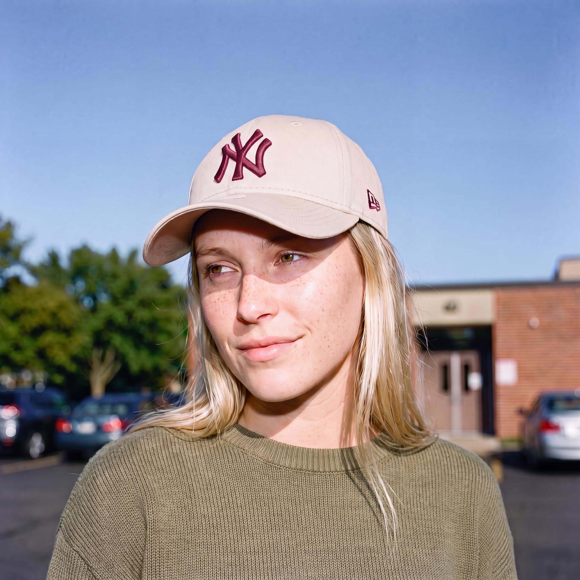 cremeweiß (female-model)
