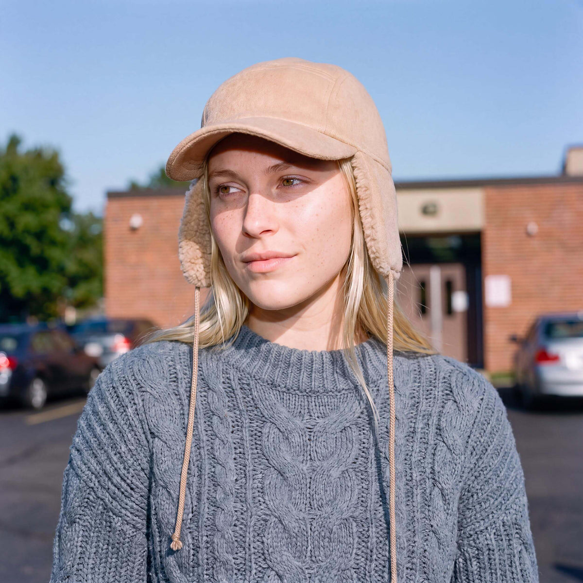 beige (female-model)
