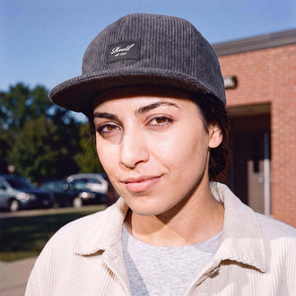 dunkelgrau (female-model)
