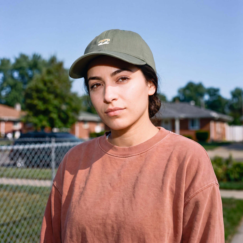 khaki (female-model)