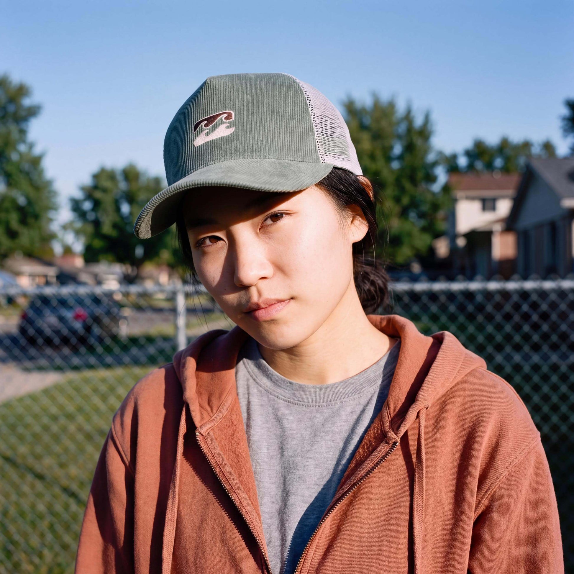 khaki (female-model)