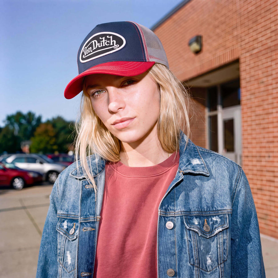 dunkelblau (female-model)