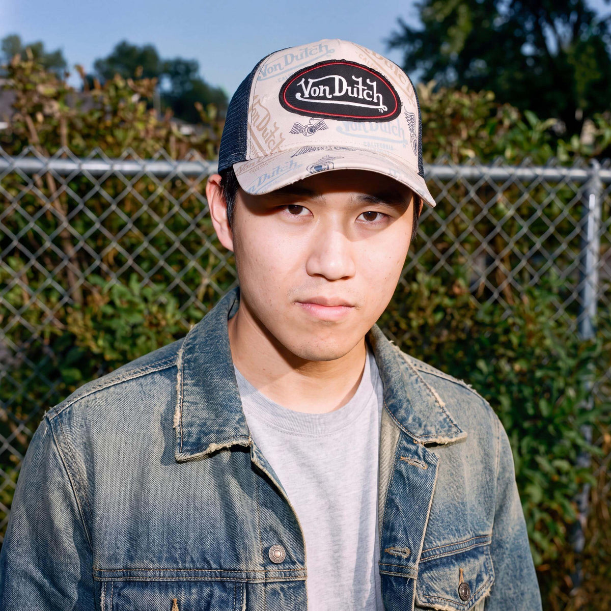 cremeweiß (male-model)