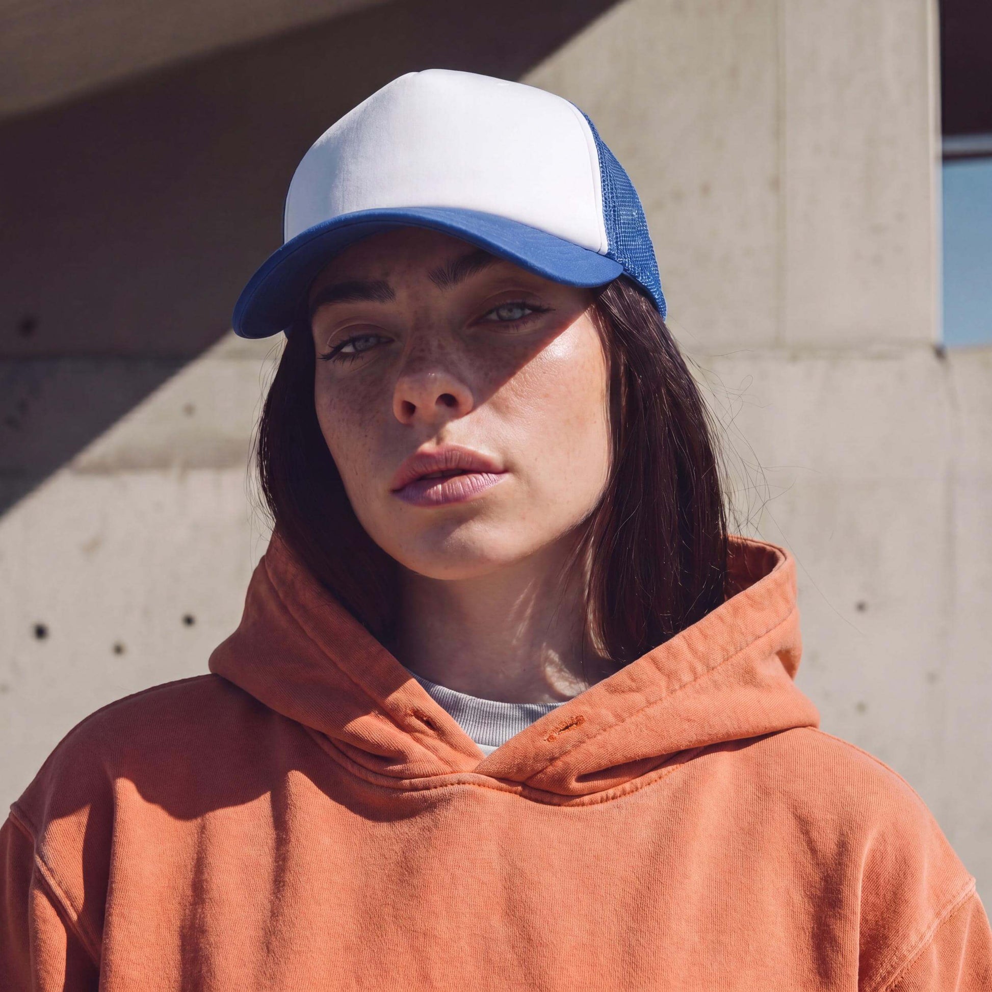 royalblau (female-model Alexis Newman)