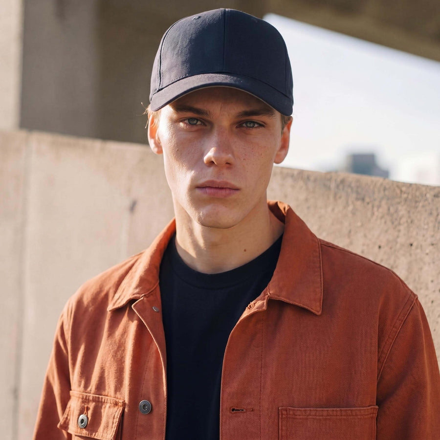 dunkelblau (male-model Justin Mappex)