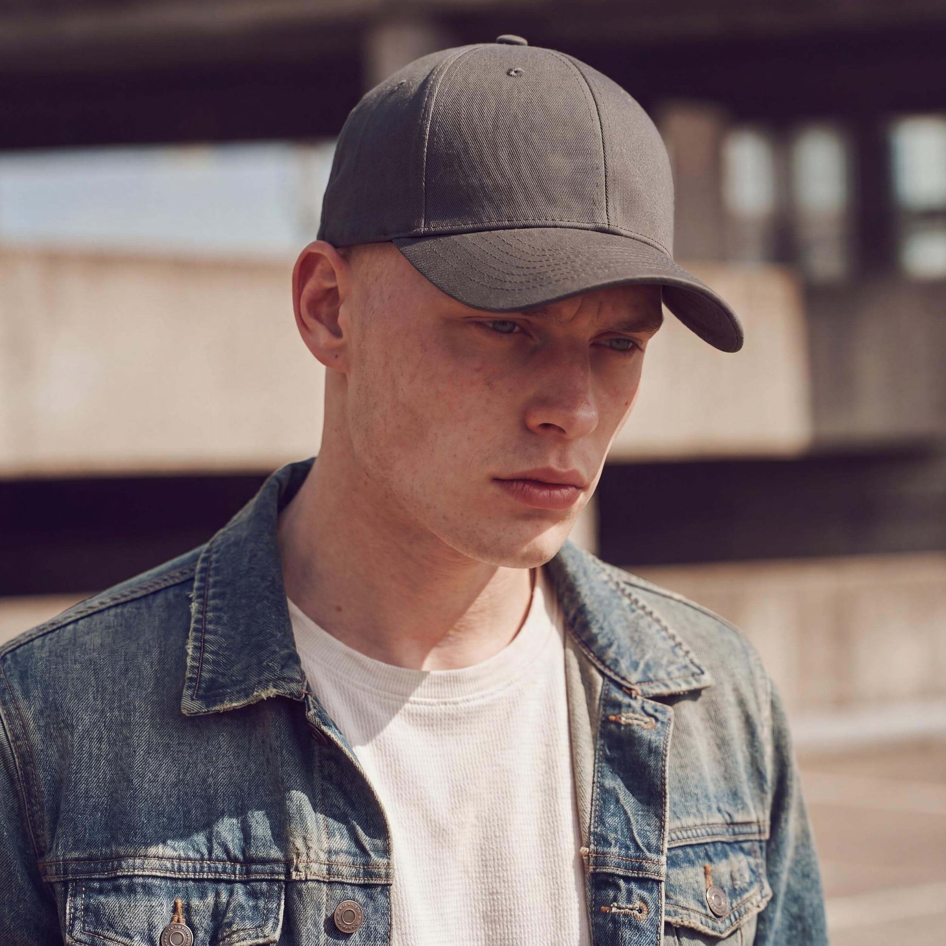 dunkelgrau (male-model Oswald Bloom)