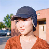 blau (female-model)